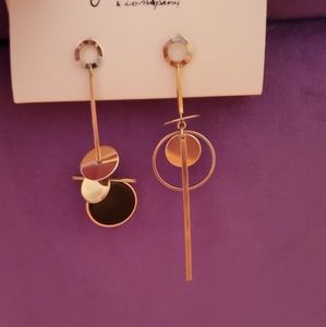 Mismatched trendy gold earrings